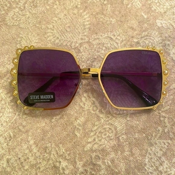 Brand New Steve Madden Gold Tone Cultured Pearl Oversized Retro Glam Sunglasses main image 4